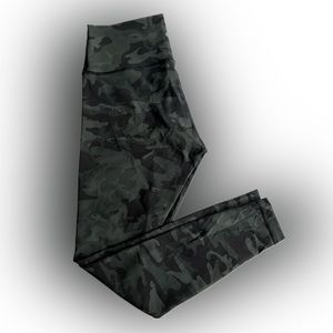 Lululemon Wunder Under camo print tight